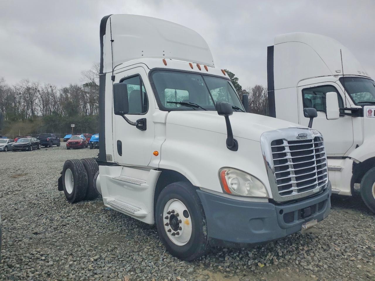 2015 Freightliner Cascadia Semi Truck