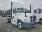 2015 Freightliner Cascadia Semi Truck