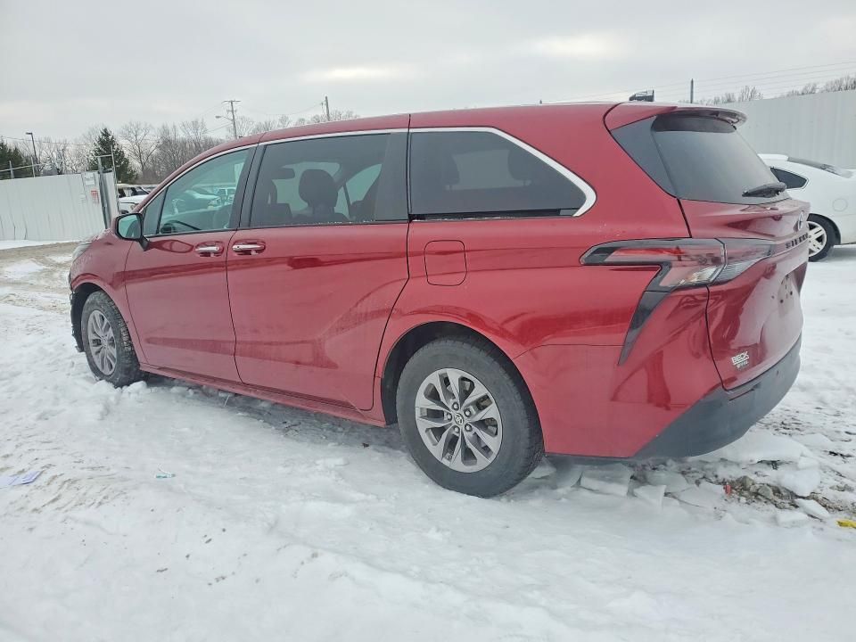 2023 Toyota Sienna xle