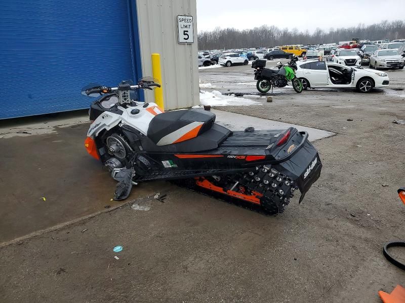 2015 Skidoo Renegade 600