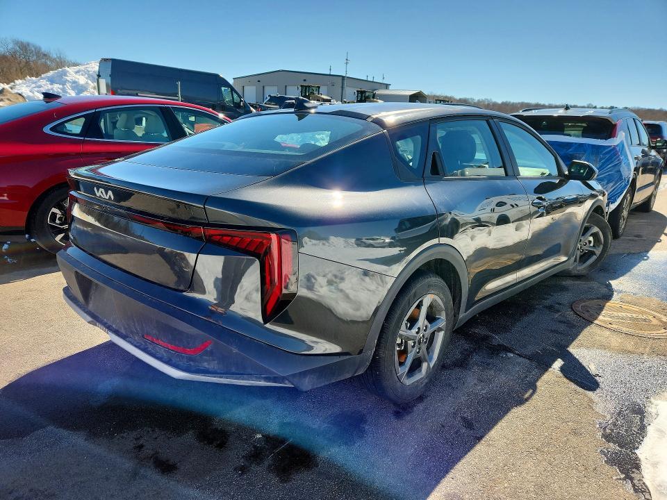 2025 KIA K4 lxs