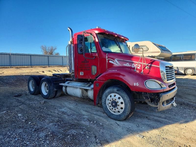 2007 Freightliner Columbia 120 Semi Truck