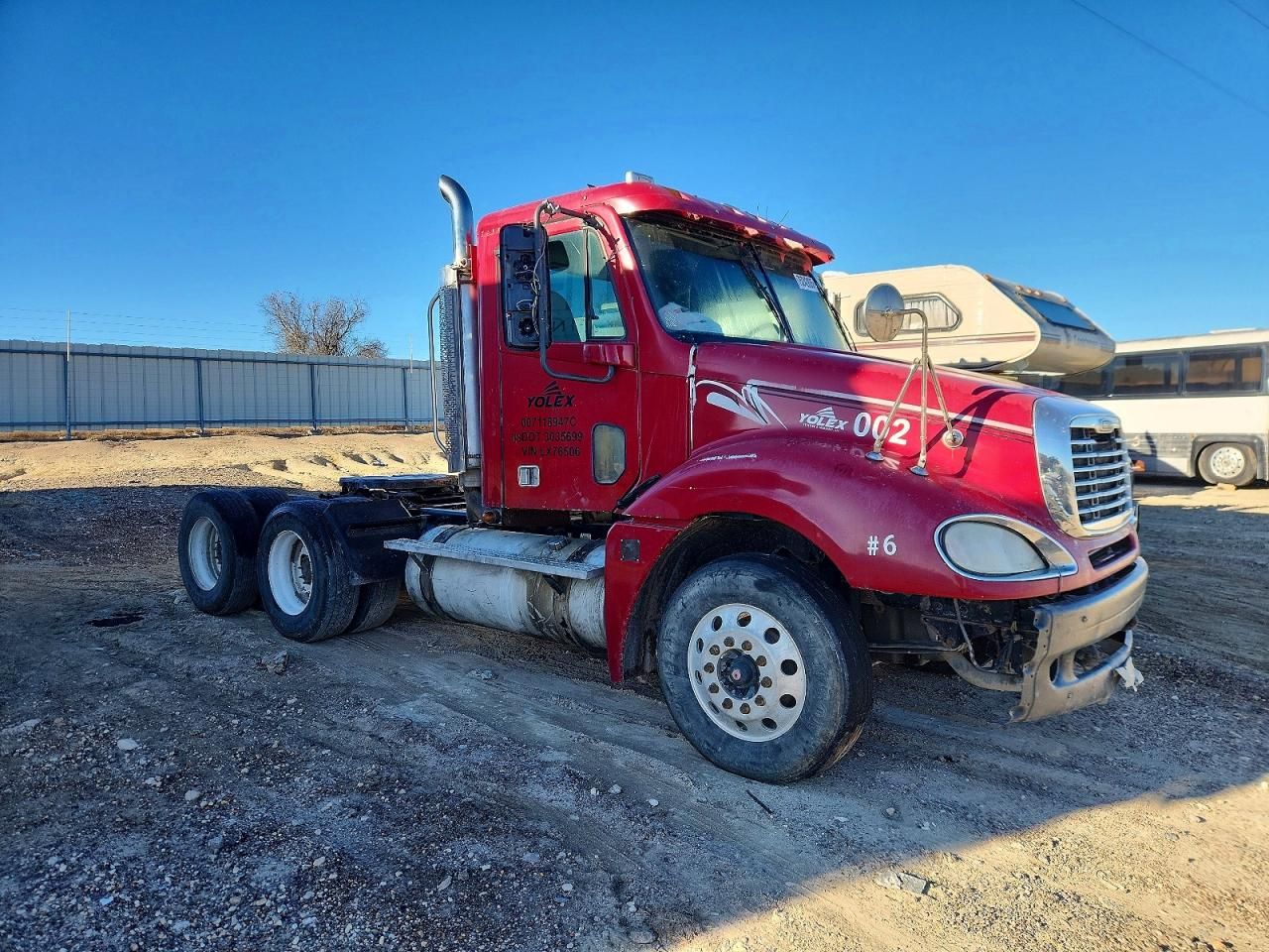 2007 Freightliner Columbia 120 Semi Truck