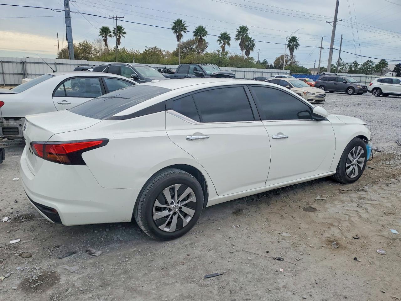 2020 Nissan Altima s