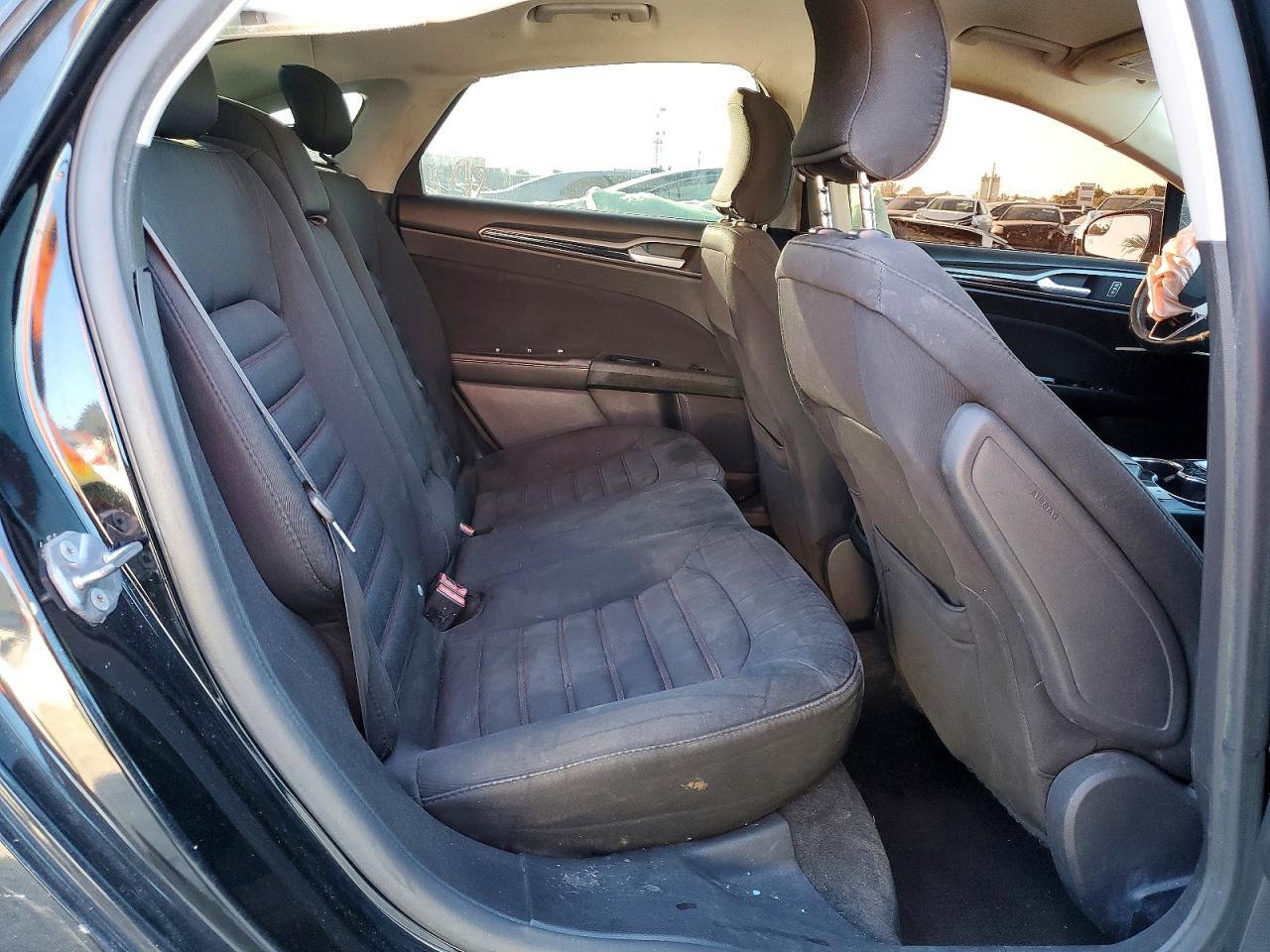 2016 Ford Fusion se