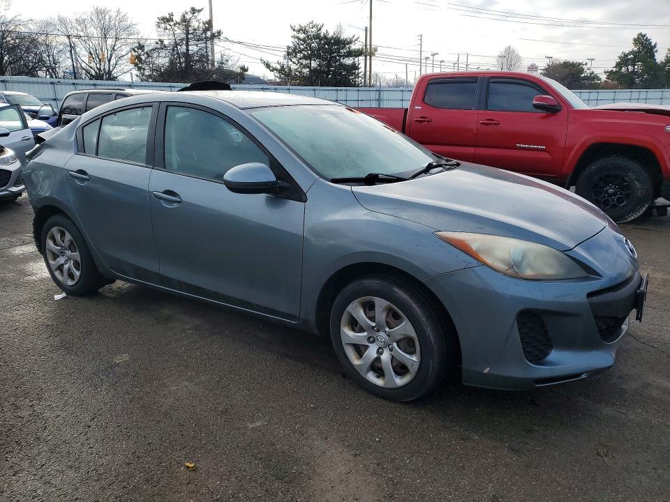 2013 Mazda 3 I