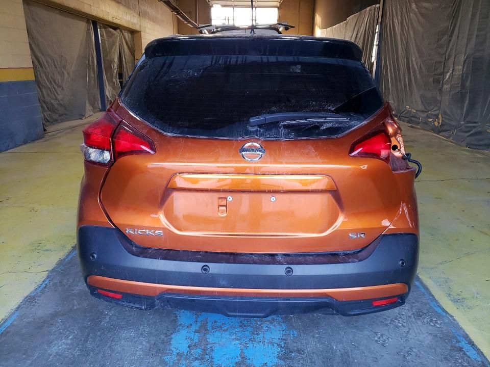 2020 Nissan Kicks sr