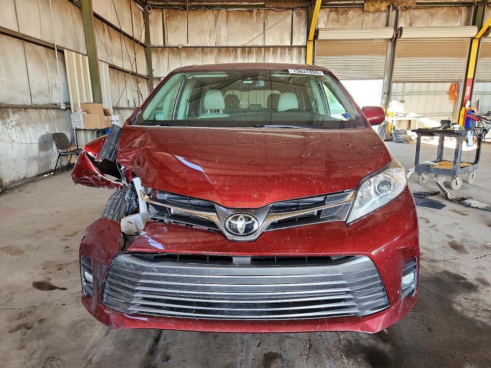 2020 Toyota Sienna xle