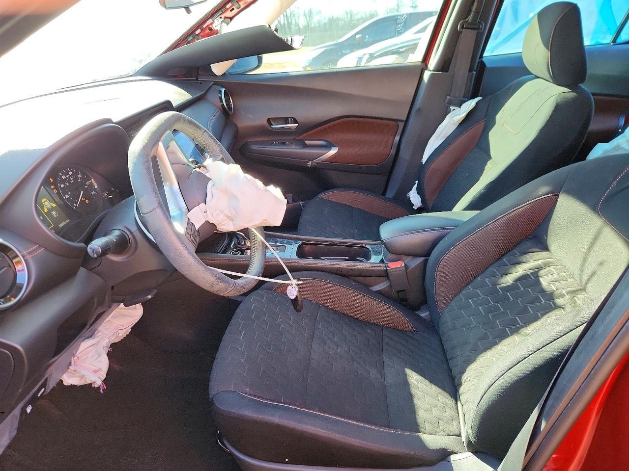 2023 Nissan Kicks sr