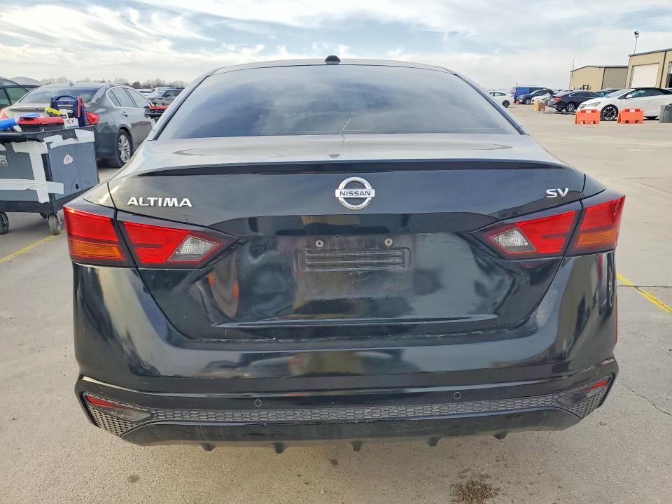 2021 Niss Altima 2.5 sv