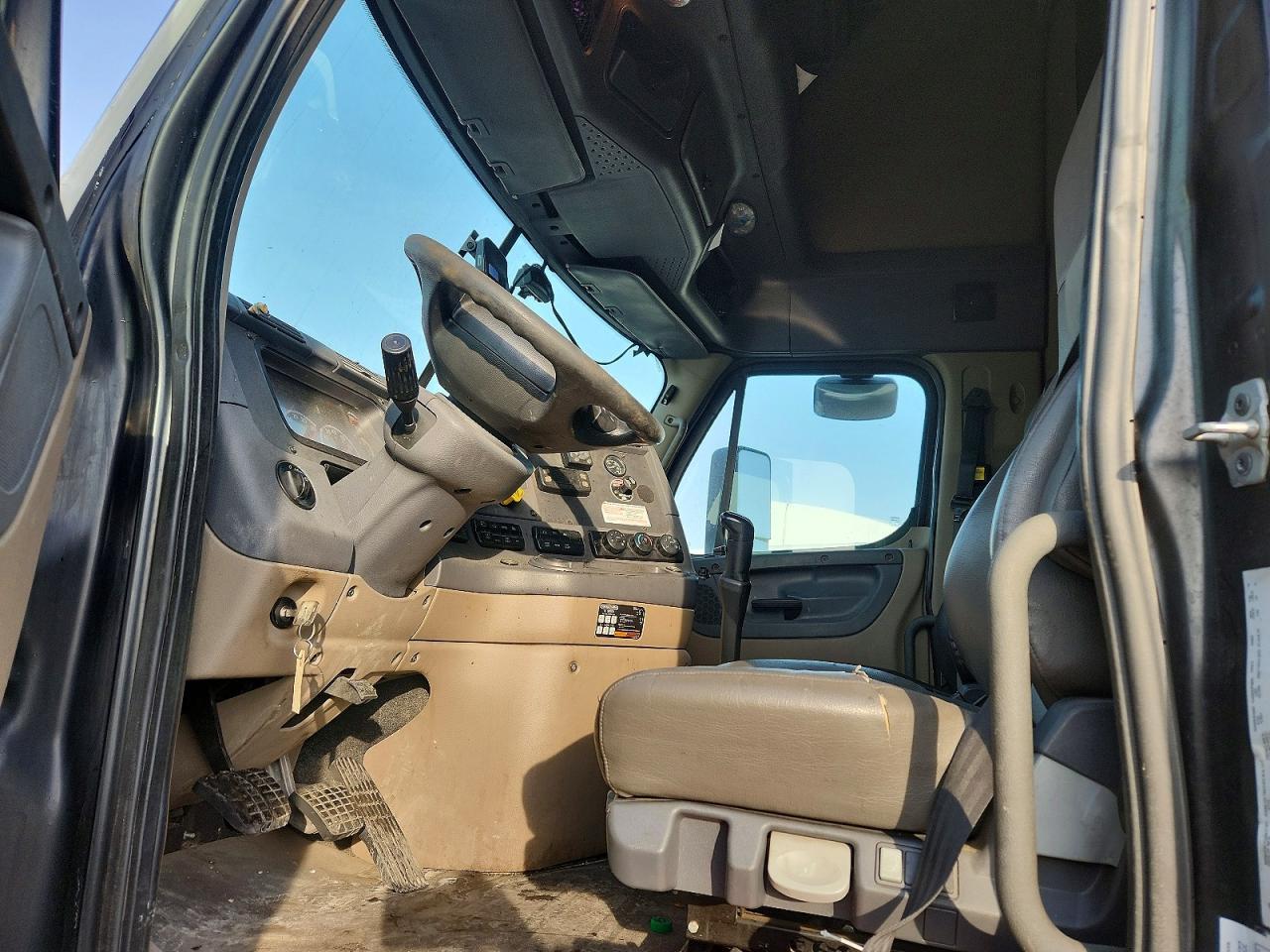 2016 Freightliner Cascadia 125 Semi Truck