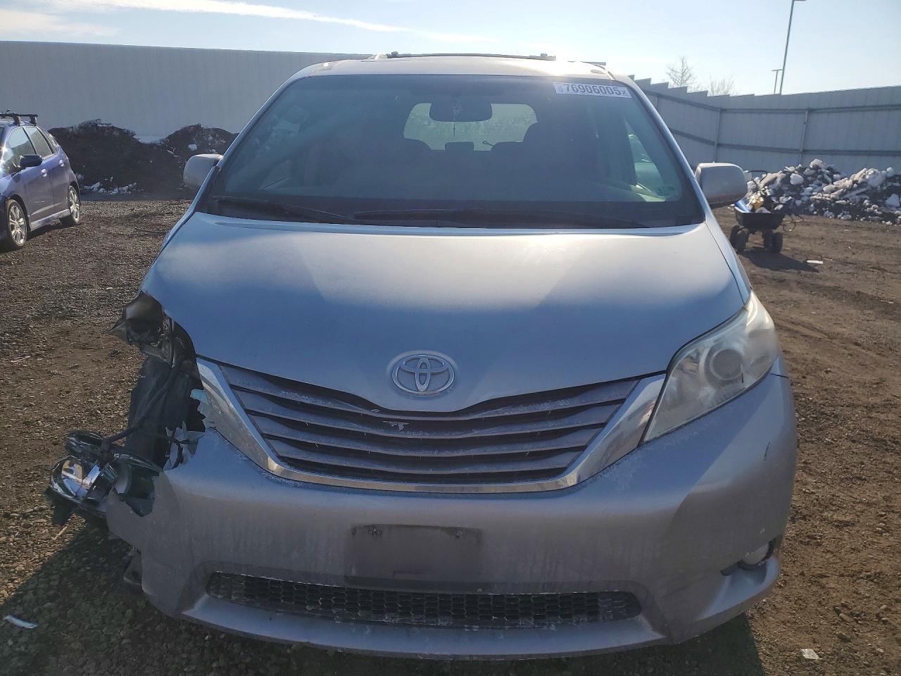 2016 Toyota Sienna xle
