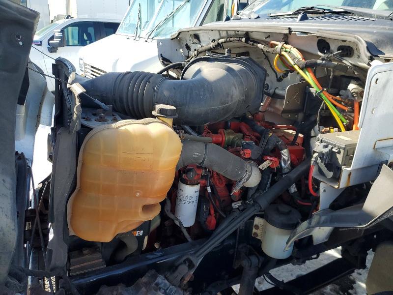 2011 Ford F750 Super Duty BOX Truck