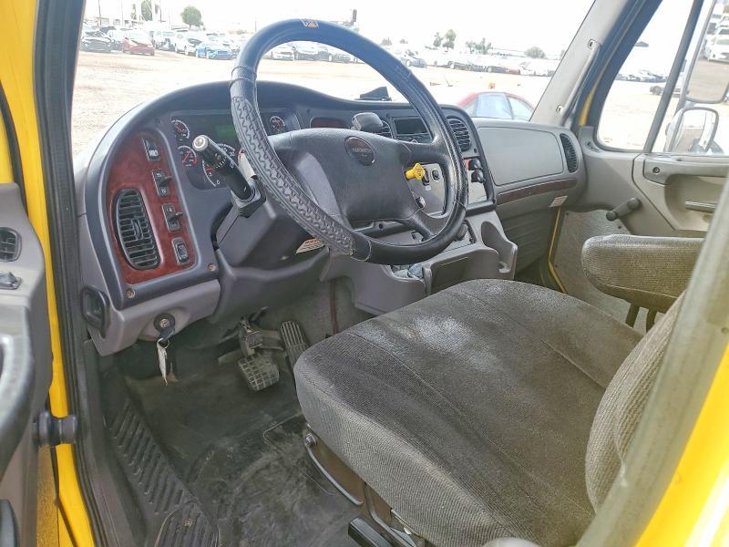 2016 Freightliner Business Class M2 BOX Truck