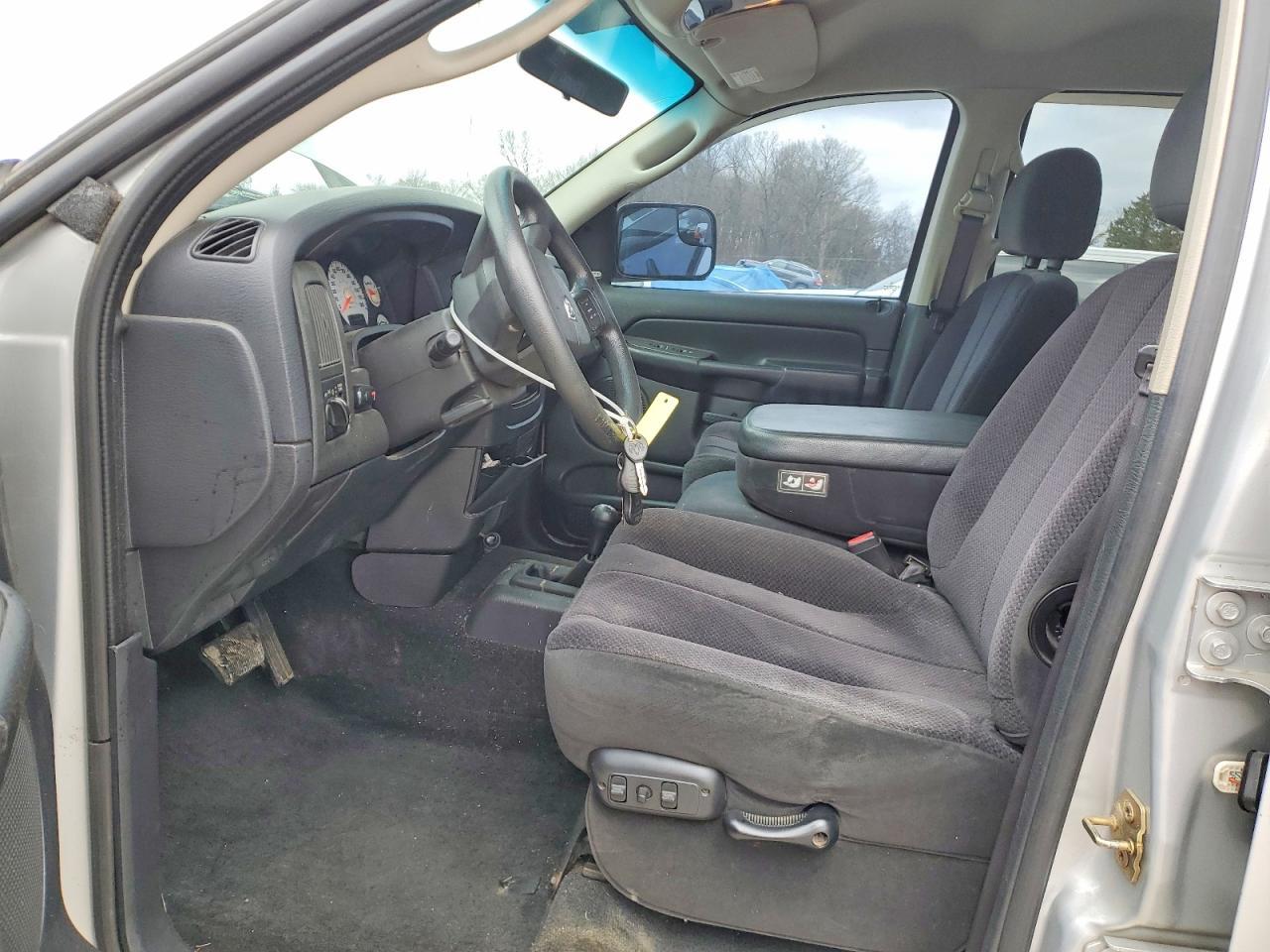 2004 Dodge RAM 1500 ST