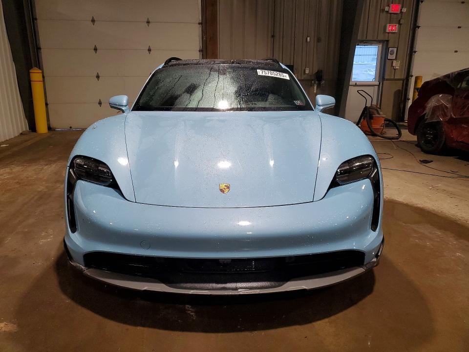 2022 Porsche Taycan Cross Turismo 4