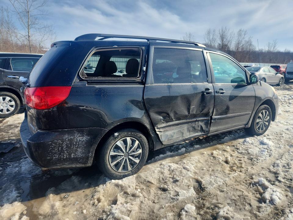 2010 Toyota Sienna ce