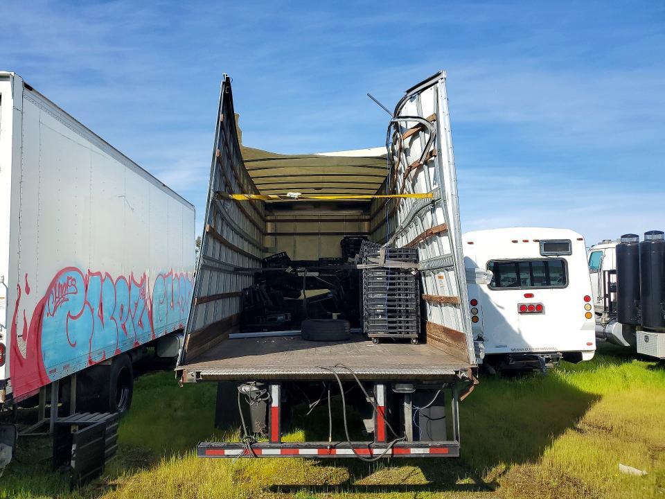 2022 Freigliner 2022 Freightliner Business Class M2 BOX Truck