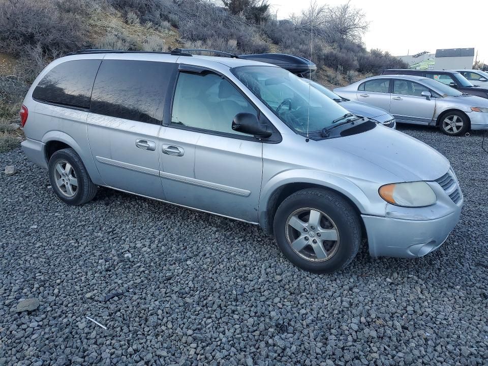 2005 Dodge Grand Caravan sxt