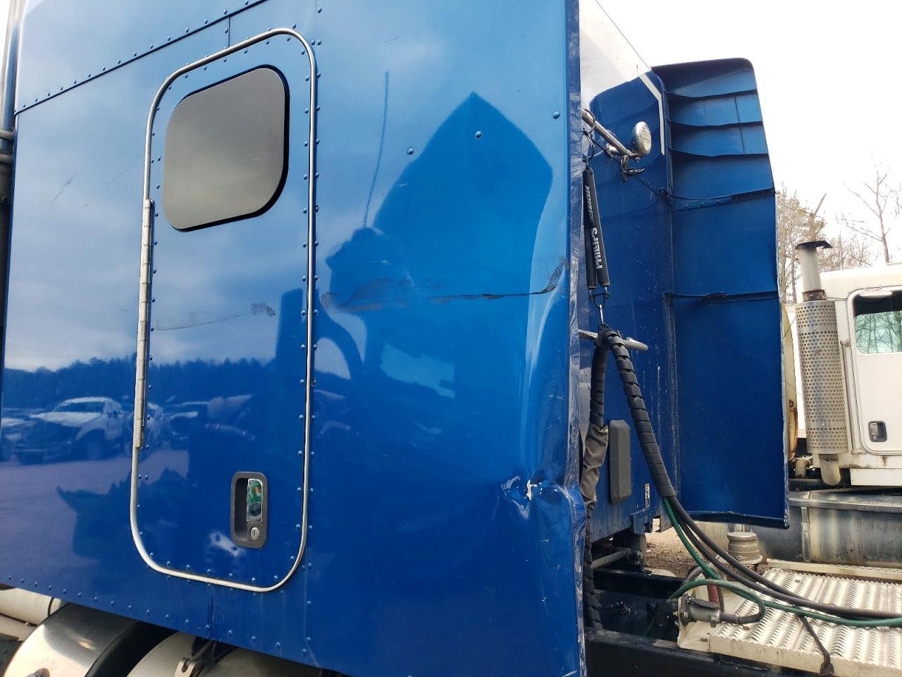 2020 Peterbilt 579 Semi Truck