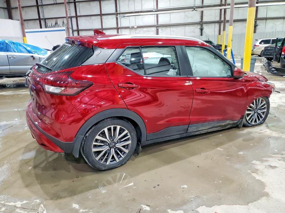 2023 Nissan Kicks sv