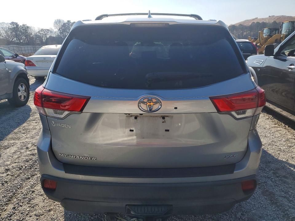 2018 Toyota Highlander se
