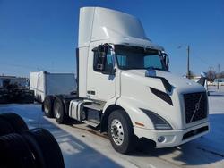 Salvage trucks for sale at Lexington, KY auction: 2020 Volvo VNR Semi Truck