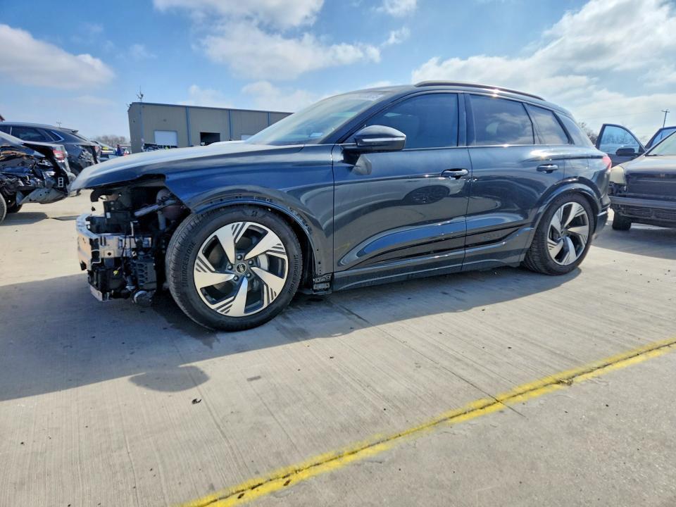 2025 Audi Q6 E-tron Prestige
