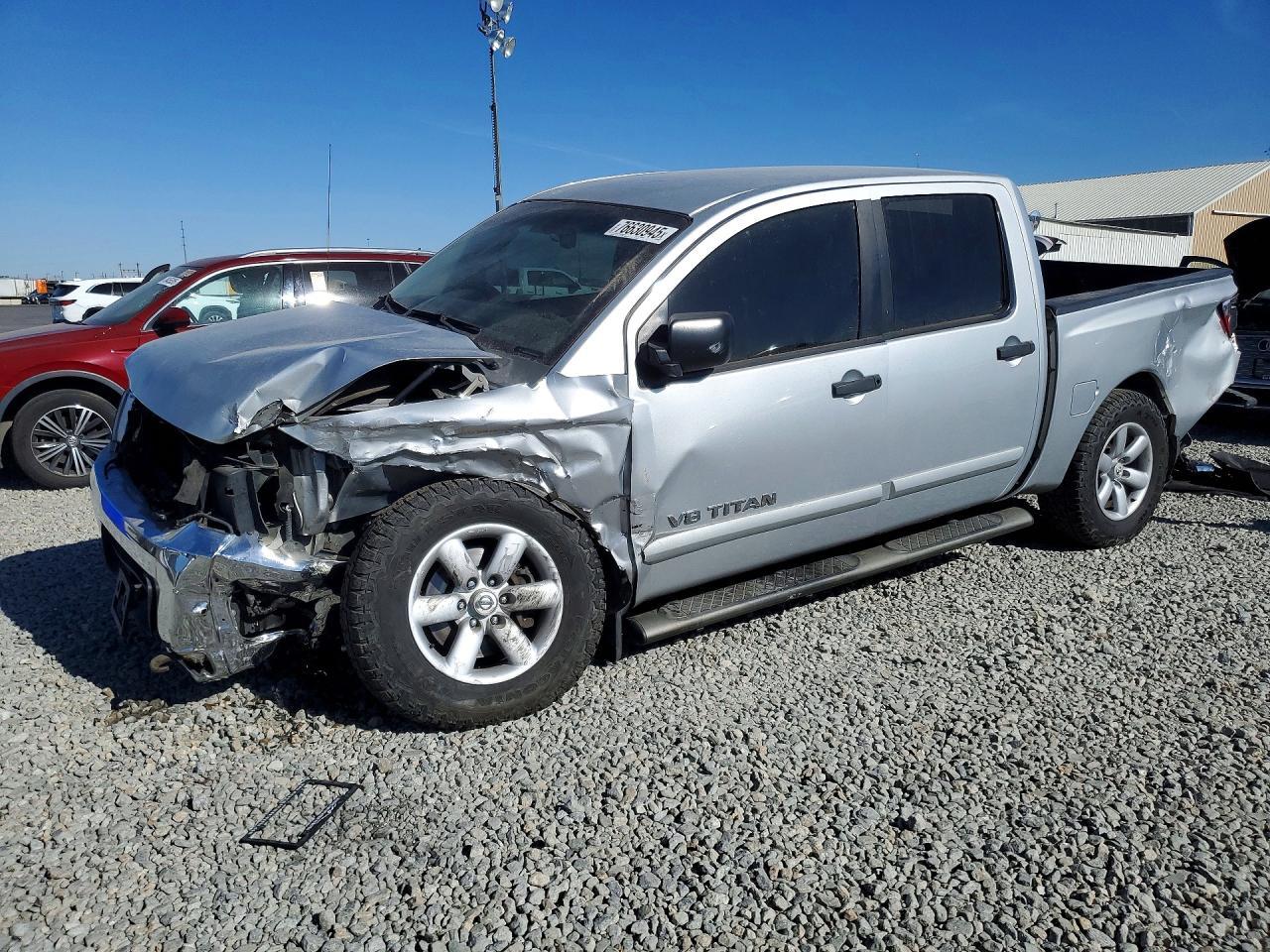 2011 Niss Titan s
