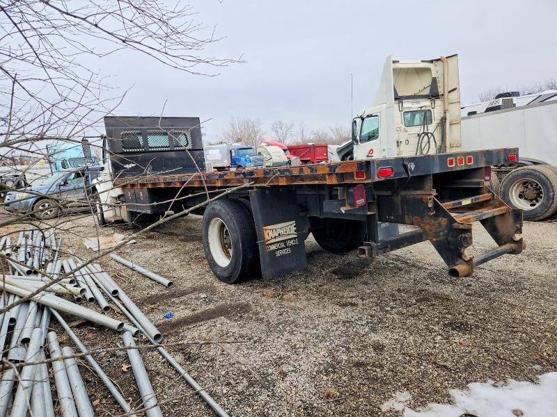 2015 Freightliner Business Class M2 Flatbed Truck