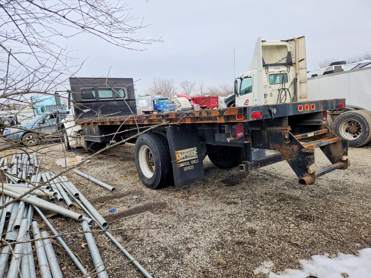 2015 Freightliner Business Class M2 Flatbed Truck