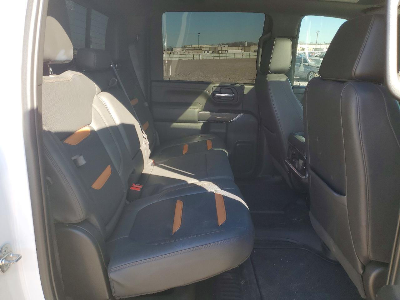 2023 GMC Sierra K2500 AT4