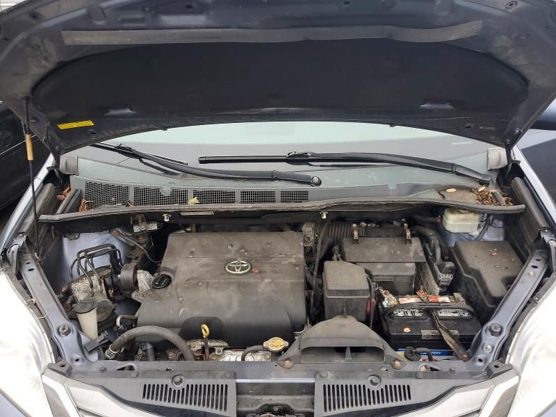 2013 Toyota Sienna xle