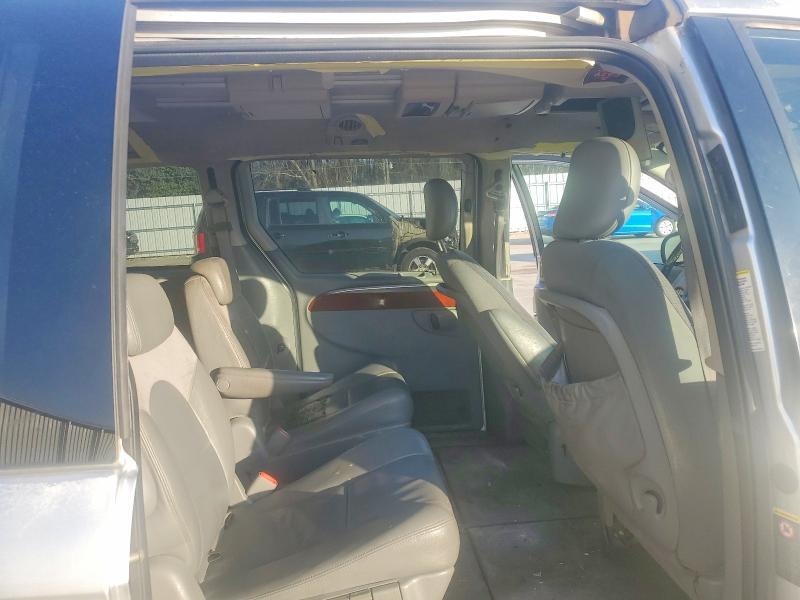 2005 Chrysler Town & Country Limited