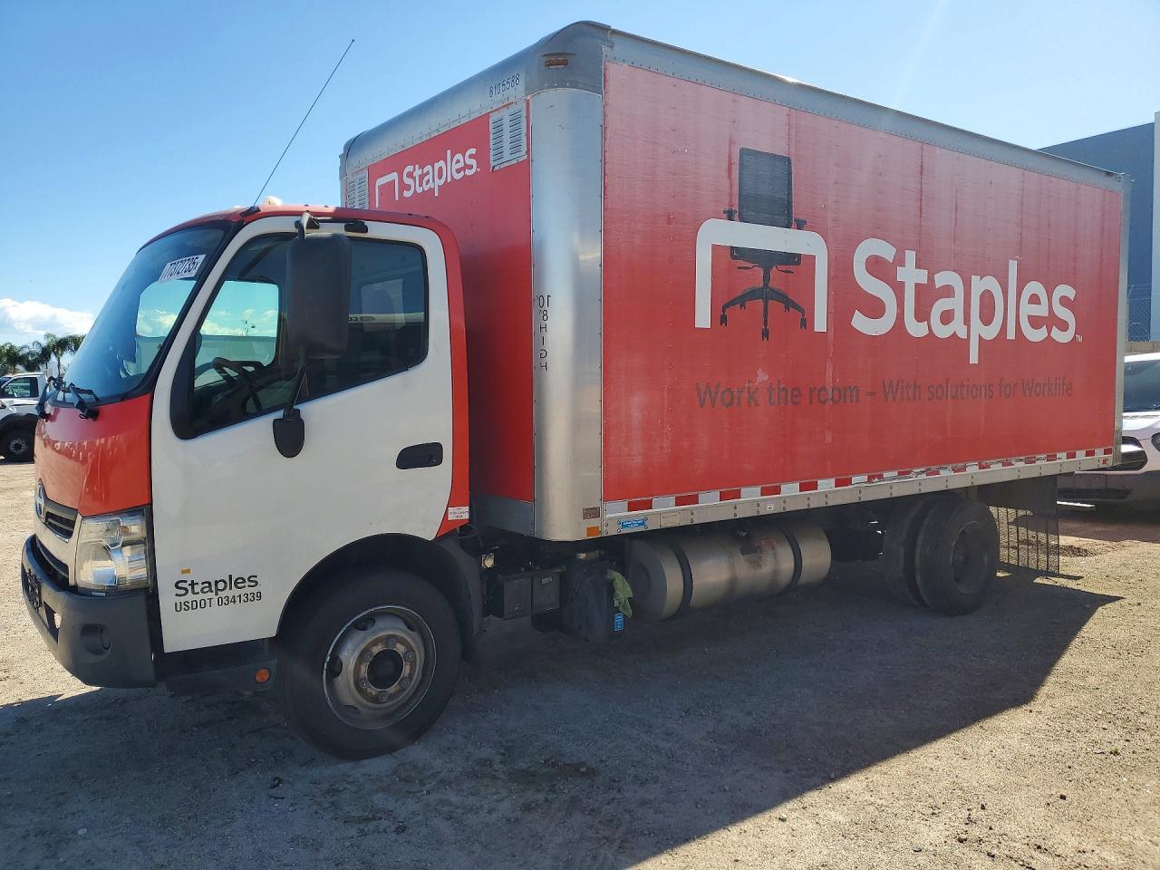 2017 Hino 195 BOX Truck