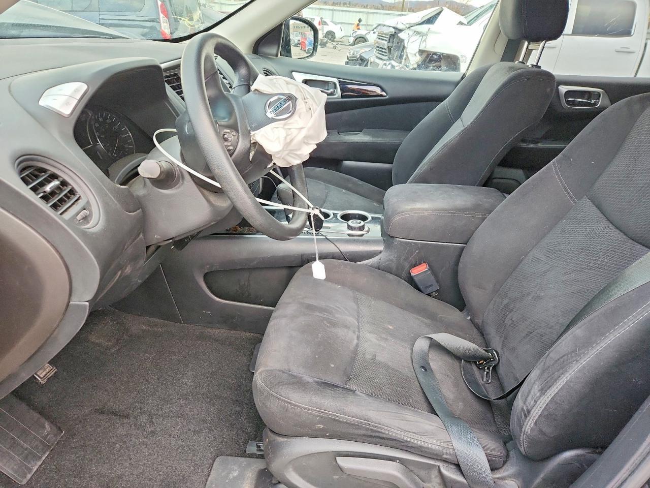 2015 Nissan Pathfinder s