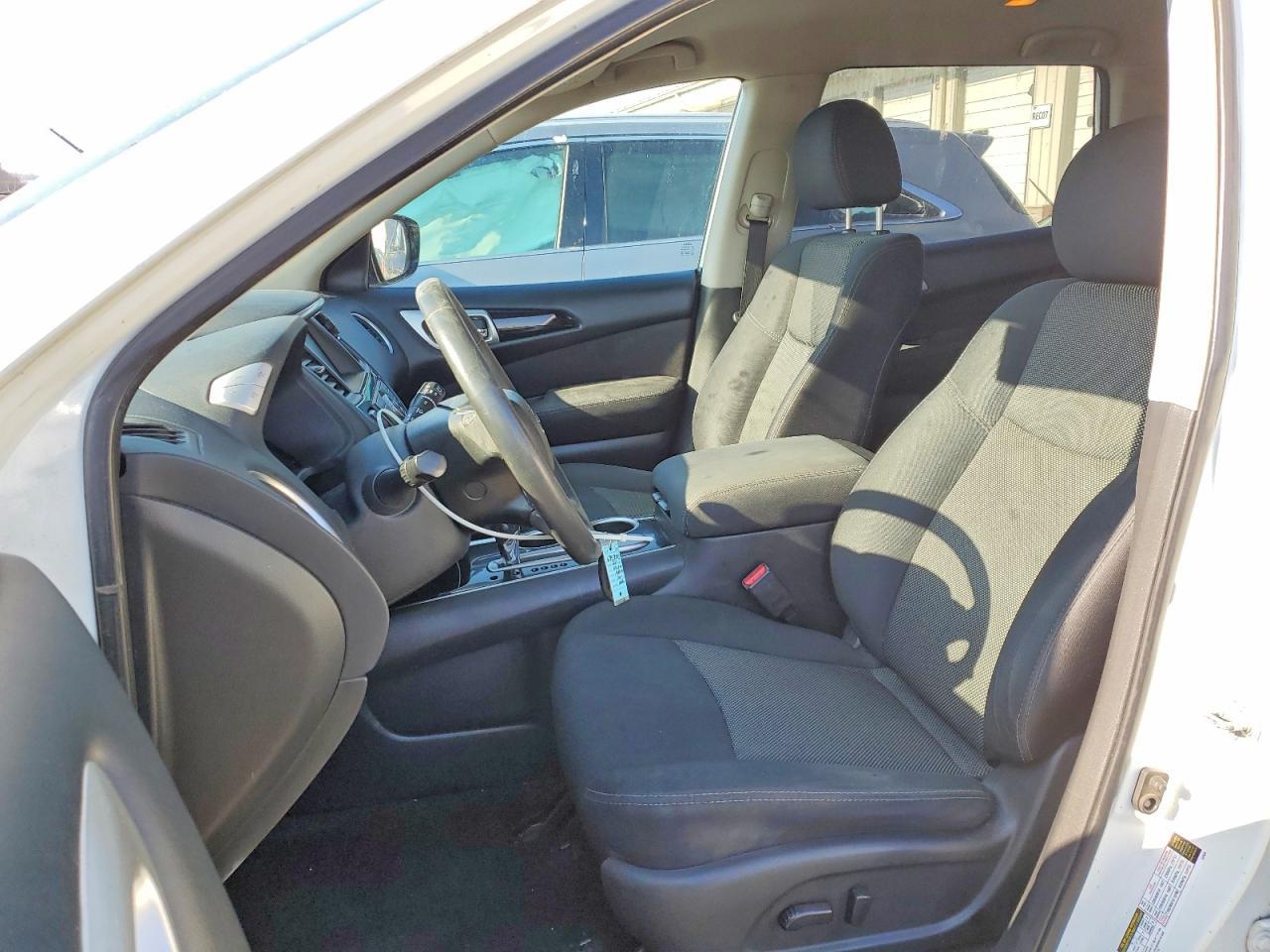 2017 Nissan Pathfinder s