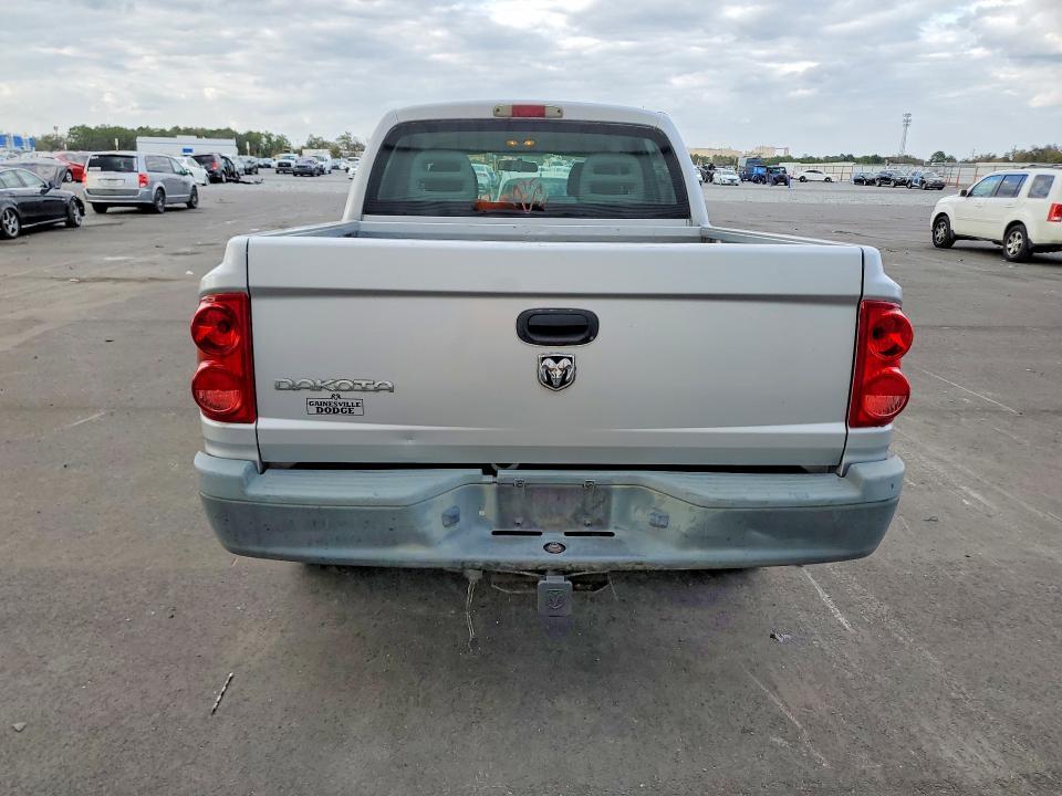 2005 Dodge Dakota Quattro