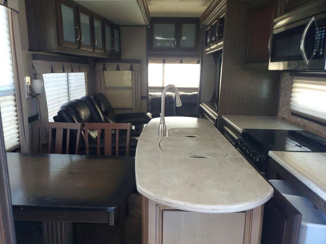 2016 Grand Desn Trailer