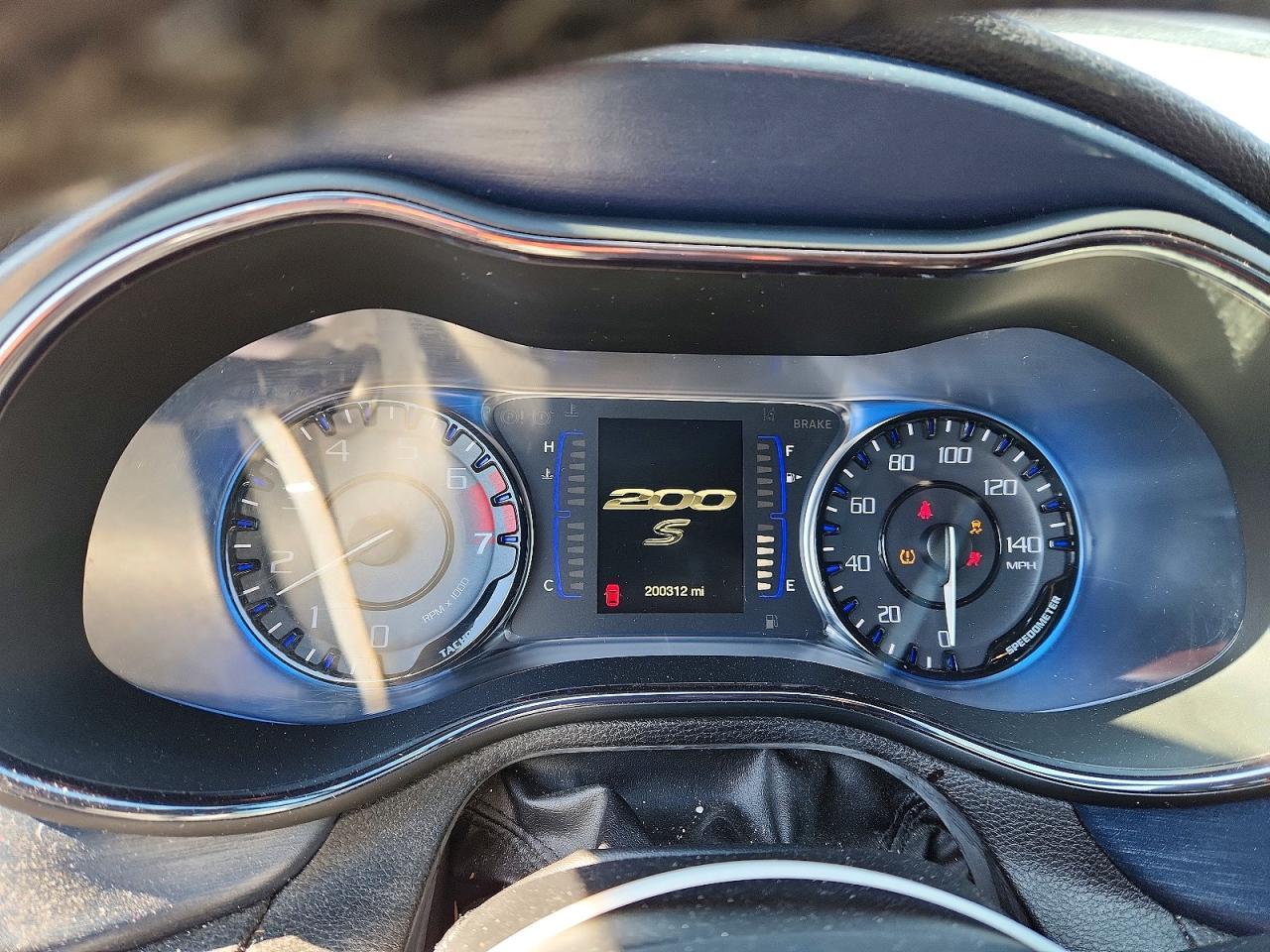 2016 Chrysler 200 s