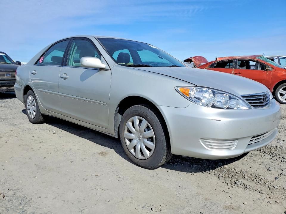 2005 Toyota Camry le