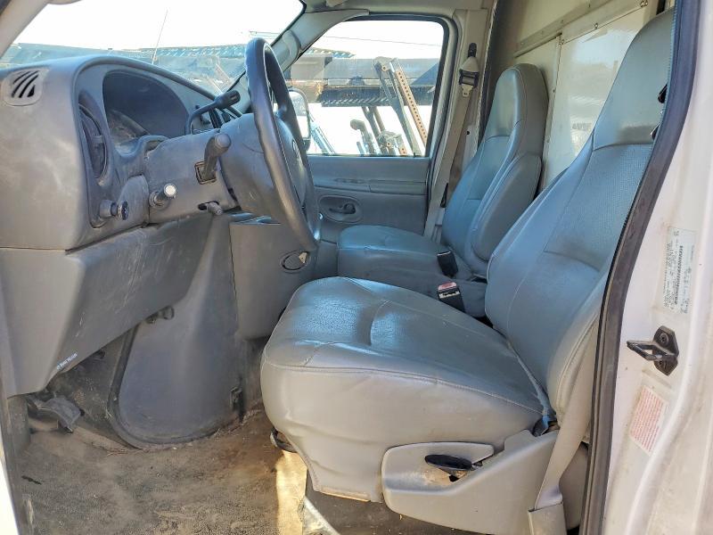 2004 Ford E350 Delivery Truck