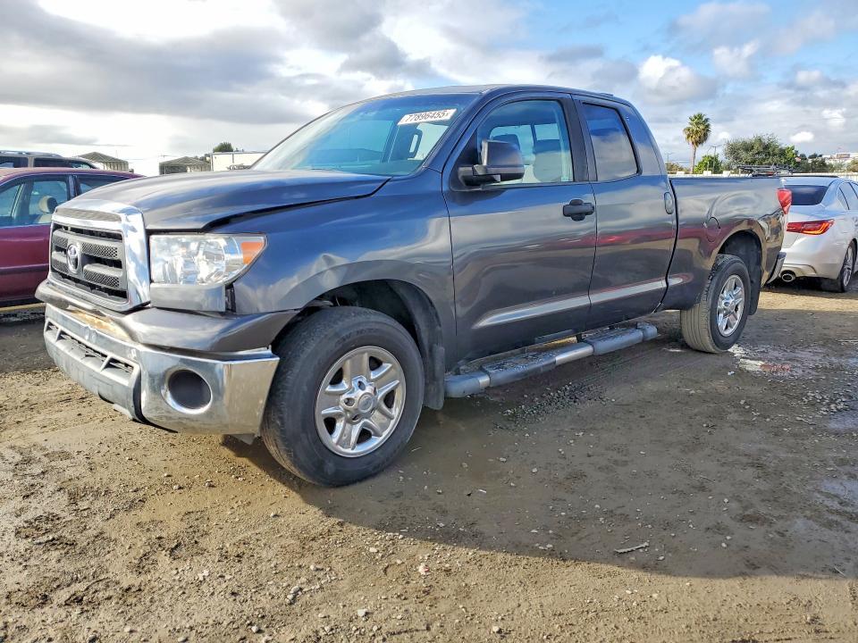 2011 Toyota Tundra Double cab SR5