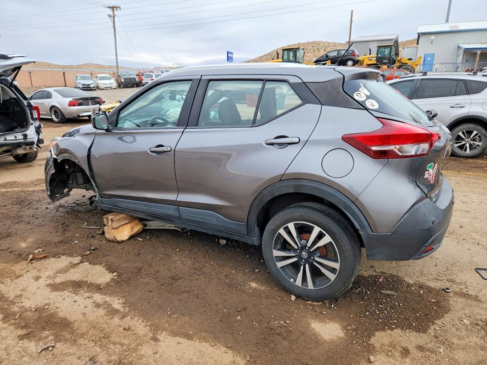 2020 Nissan Kicks sv