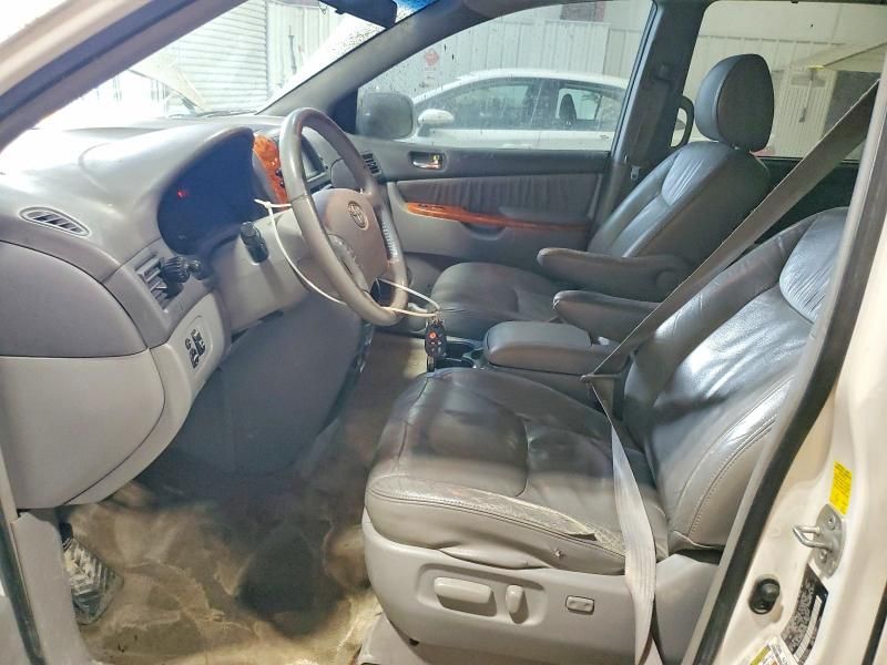 2010 Toyota Sienna xle