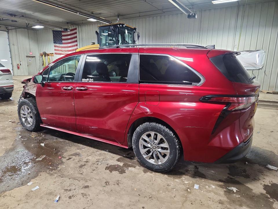 2021 Toyota Sienna xle