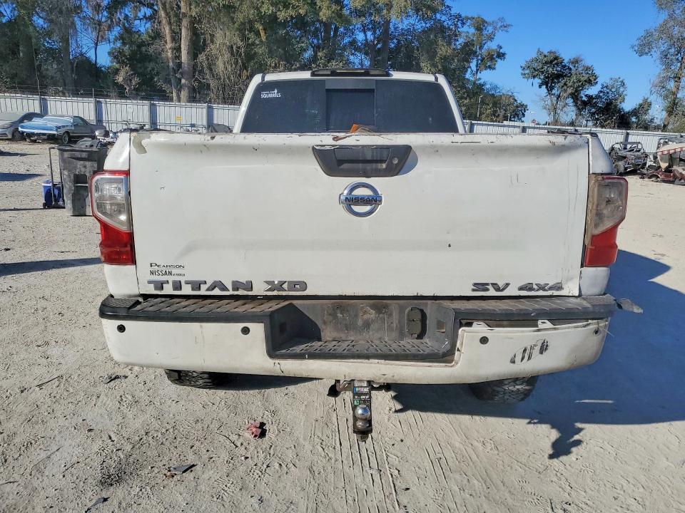 2017 Nissan Titan xd sv