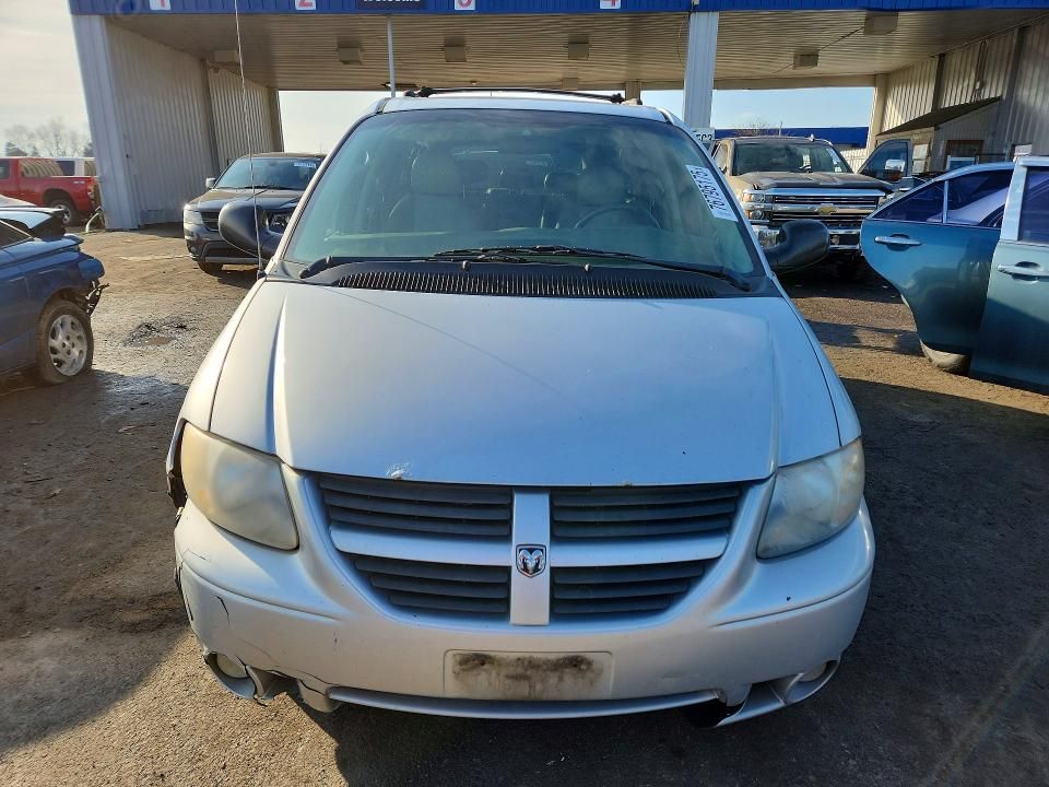 2005 Dodge Grand Caravan sxt