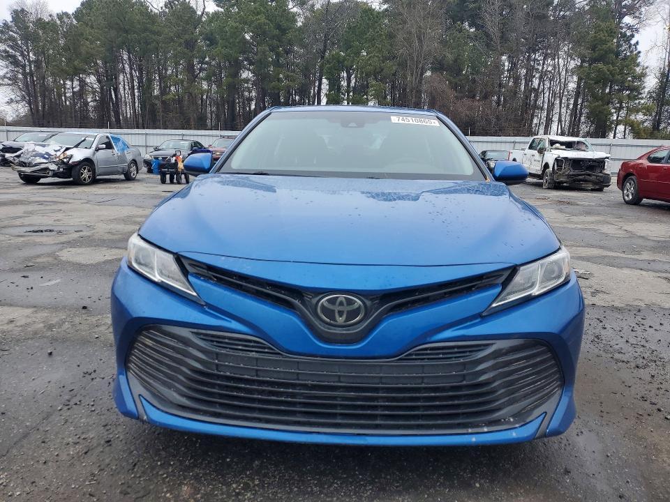 2019 Toyota Camry le