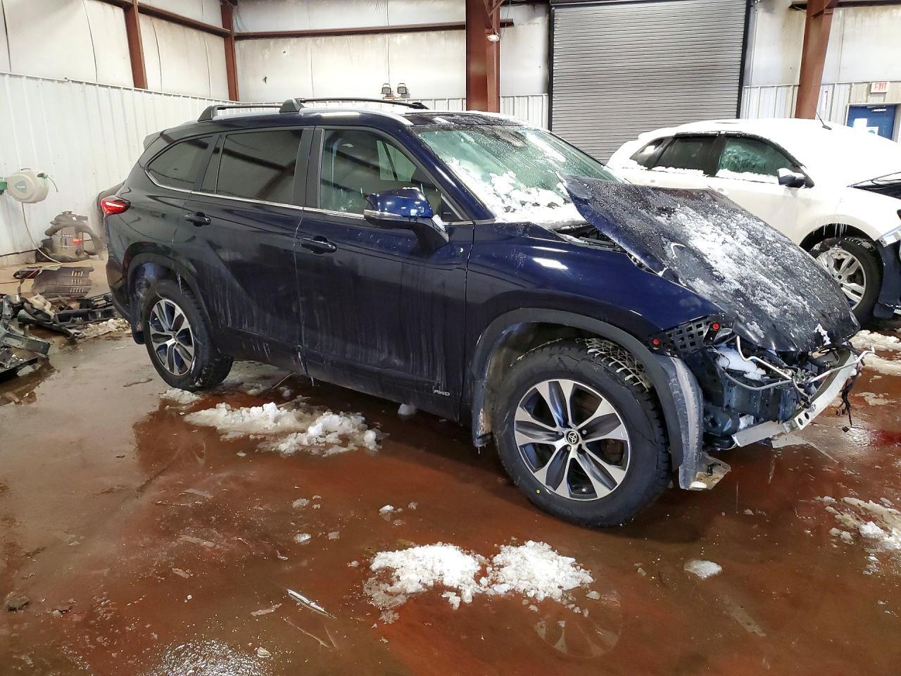 2023 Toyota Highlander Hybrid xle